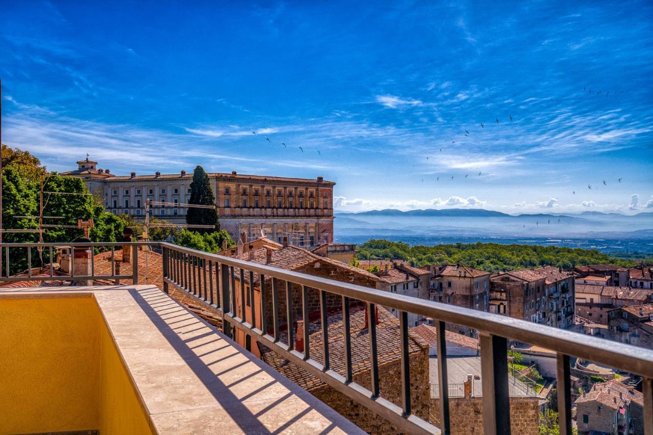 Casa Checca Appartamenti Per Vacanze Caprarola Luaran gambar
