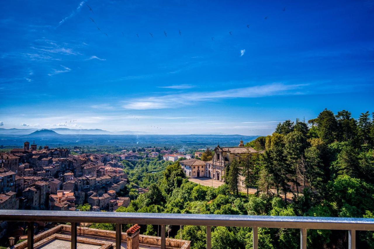 Casa Checca Appartamenti Per Vacanze Caprarola Luaran gambar