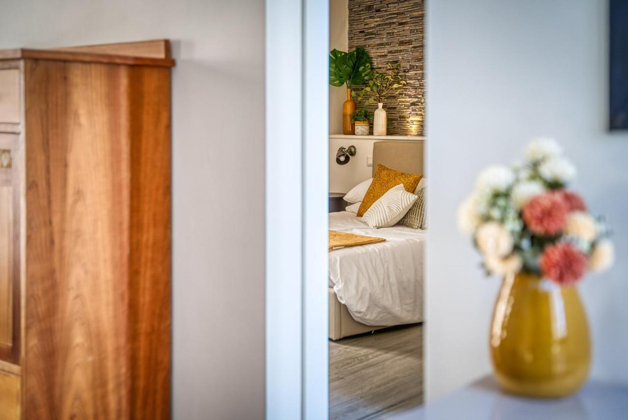 Casa Checca Appartamenti Per Vacanze Caprarola Luaran gambar
