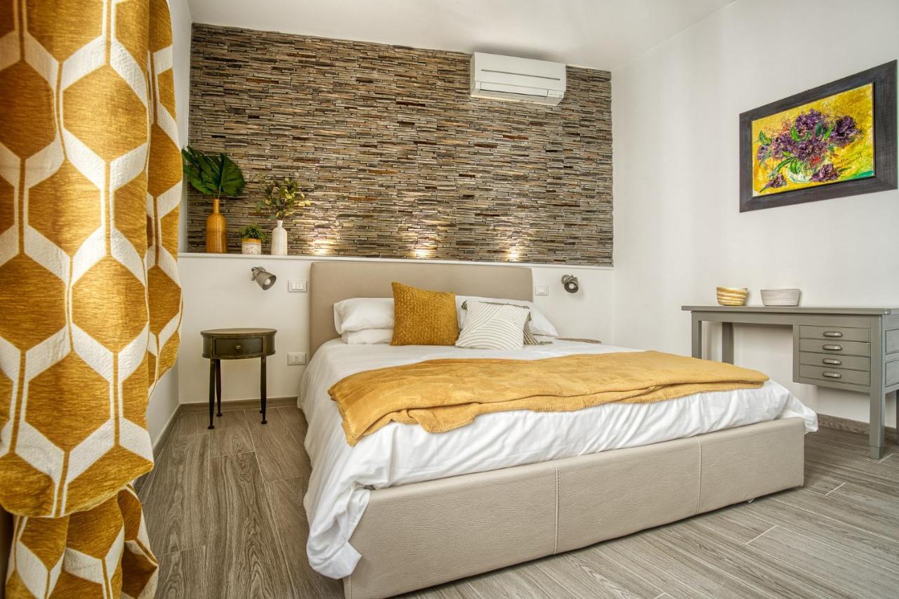 Casa Checca Appartamenti Per Vacanze Caprarola Luaran gambar