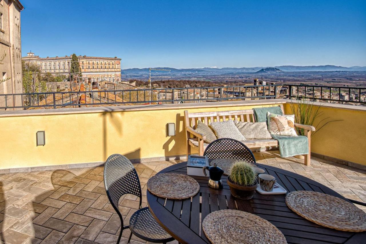 Casa Checca Appartamenti Per Vacanze Caprarola Luaran gambar