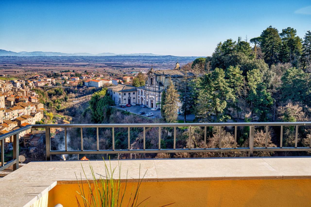 Casa Checca Appartamenti Per Vacanze Caprarola Luaran gambar