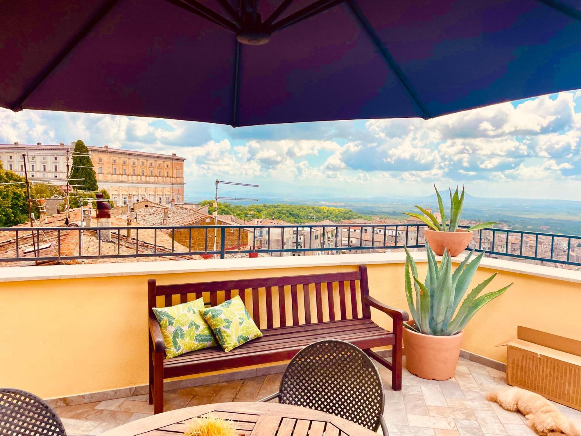 Casa Checca Appartamenti Per Vacanze Caprarola Luaran gambar