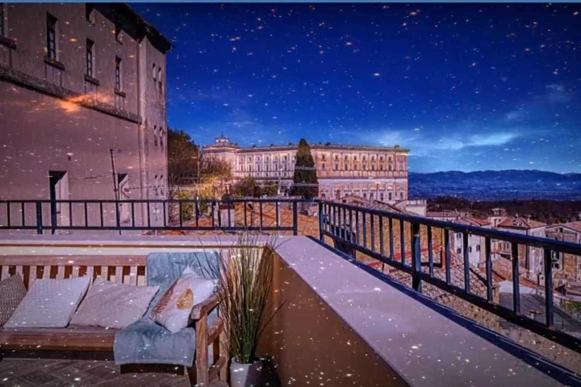 Casa Checca Appartamenti Per Vacanze Caprarola Luaran gambar