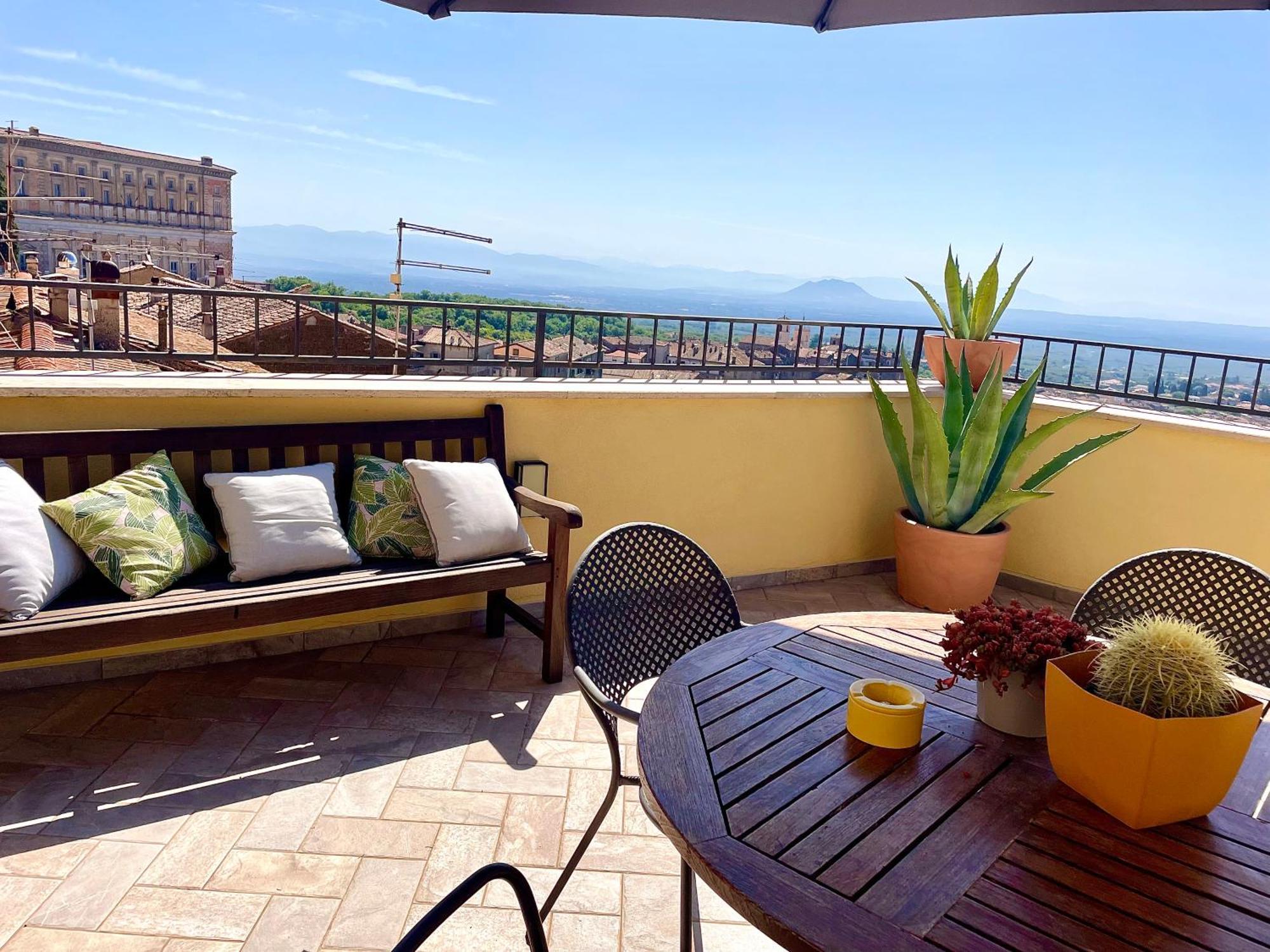Casa Checca Appartamenti Per Vacanze Caprarola Luaran gambar