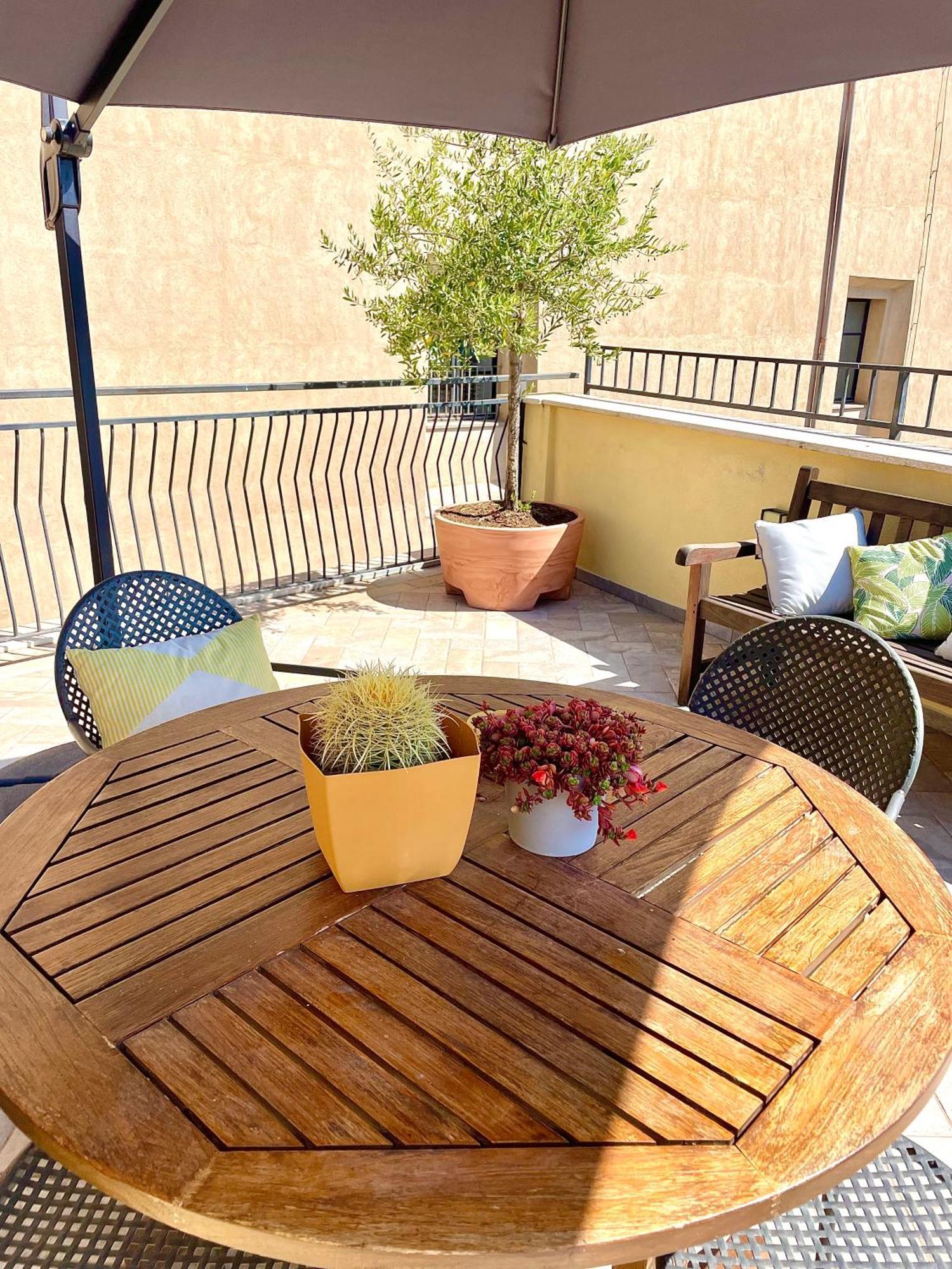 Casa Checca Appartamenti Per Vacanze Caprarola Luaran gambar